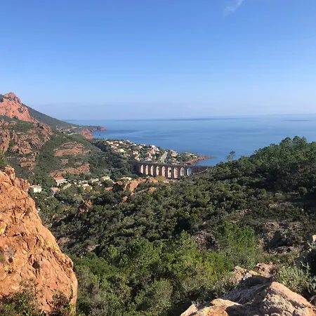 Petit Vue Et Corniche Esterel Apartment *